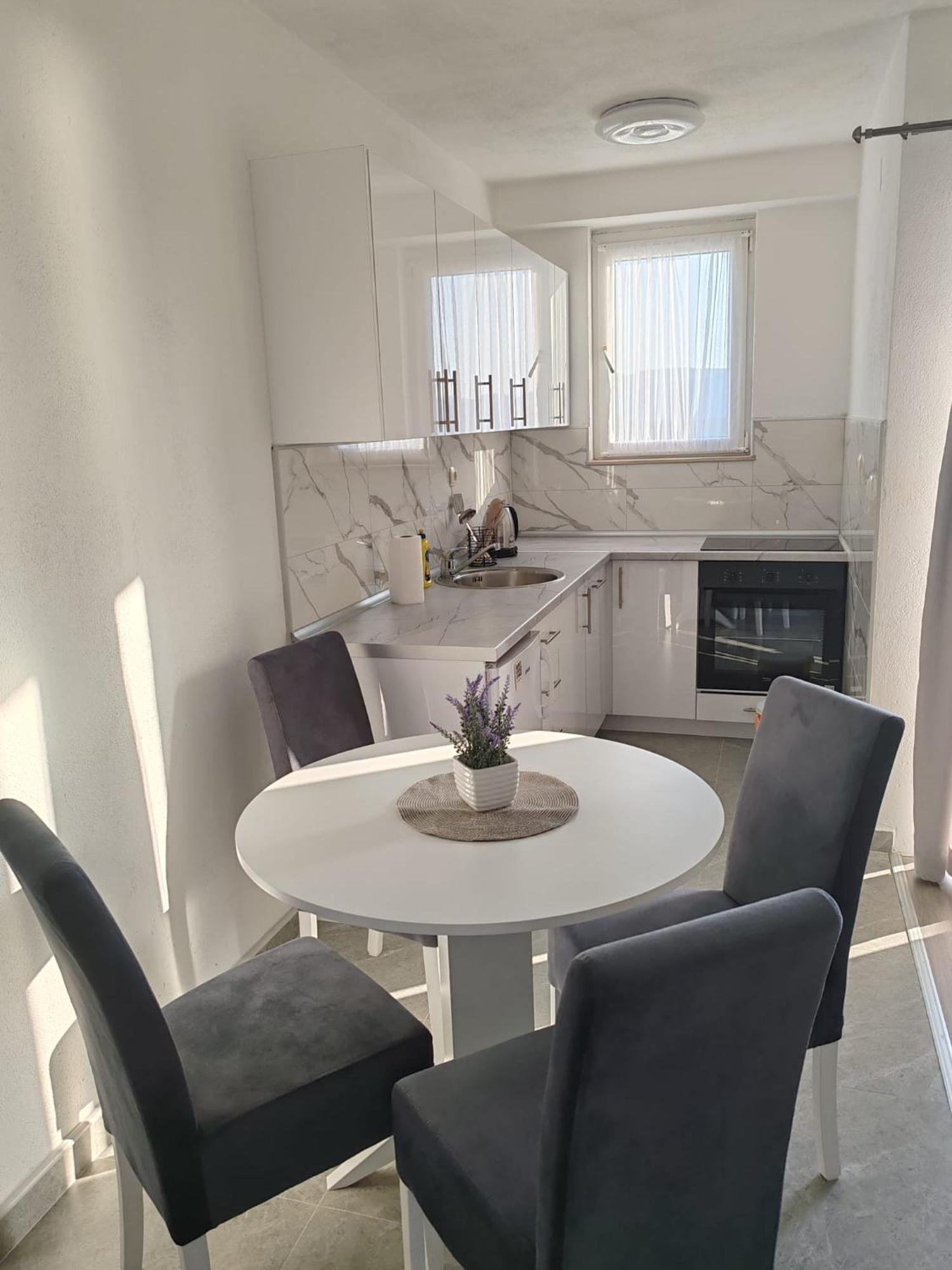 Apartman Iva เนอุม ภายนอก รูปภาพ